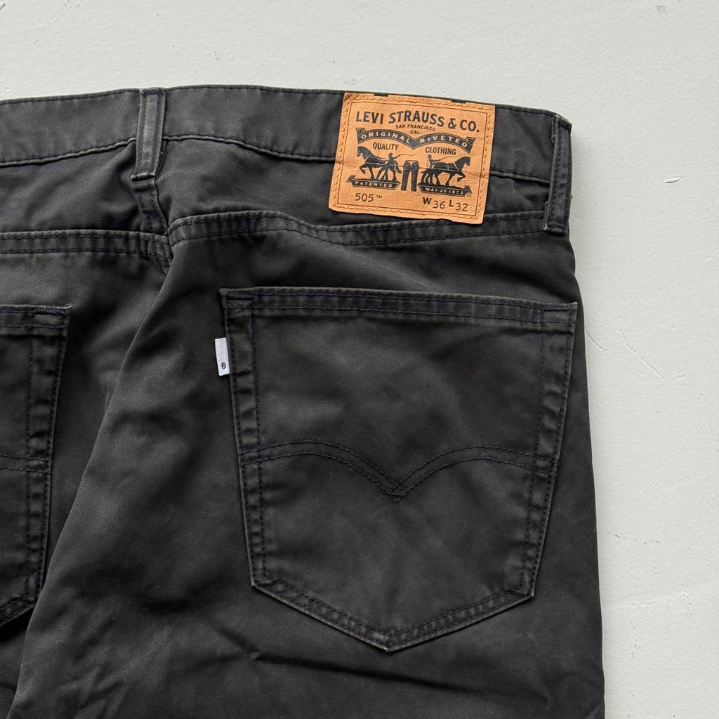 Black Levi's 505 Denim Straight Leg 90's Vintage Jeans - 36” x 30”