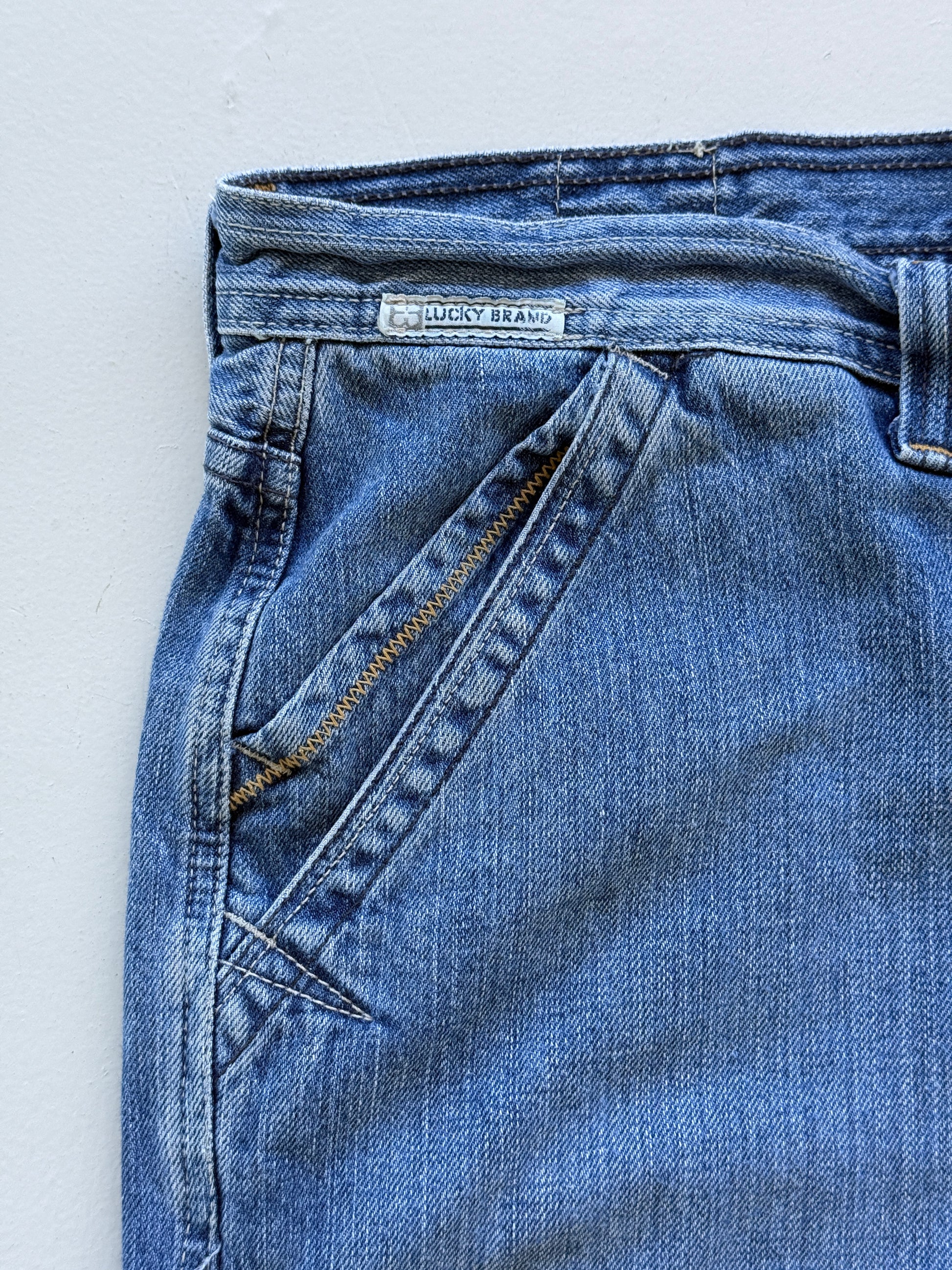 Mid Blue Lucky Brand 00's Vintage Y2K Baggy Hip Hop Denim Shorts - W40 x L11