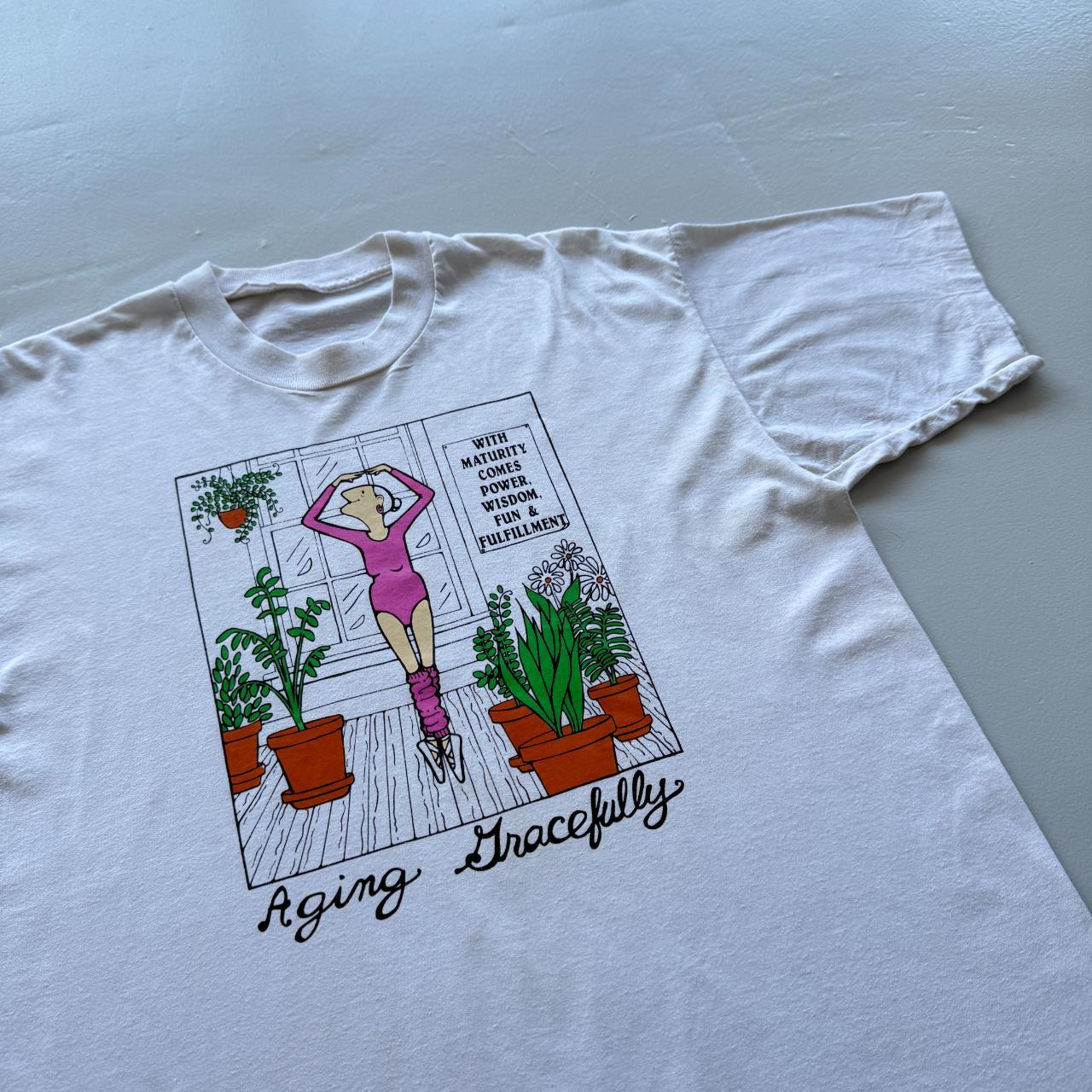 White Aging Gracefully Cartoon Vintage 90s T-shirt - Large