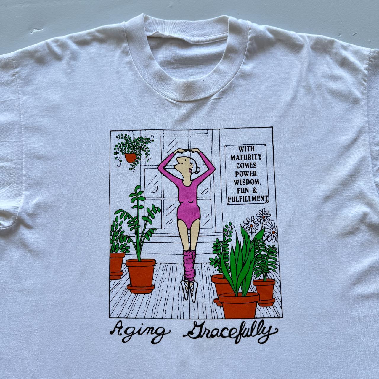 White Aging Gracefully Cartoon Vintage 90s T-shirt - Large