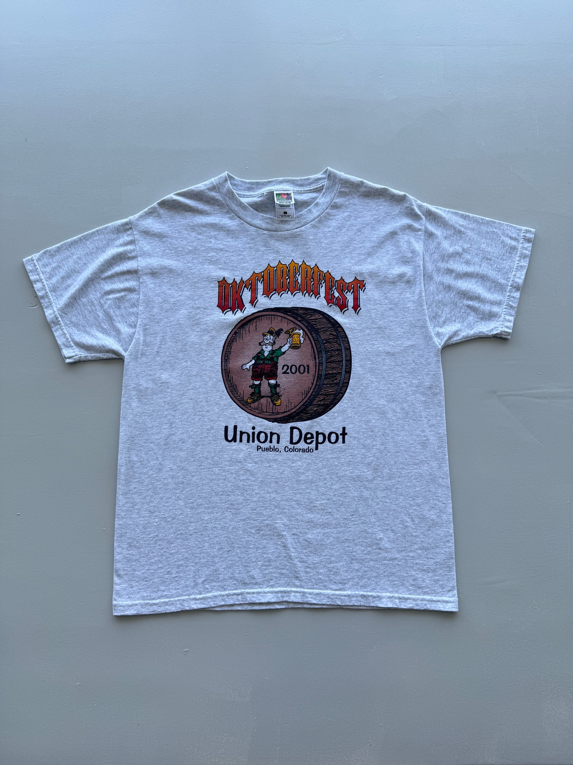 Fruit of the Loom Oktoberfest 2001 Union Depot Pueblo Colorado Vintage T-Shirt -