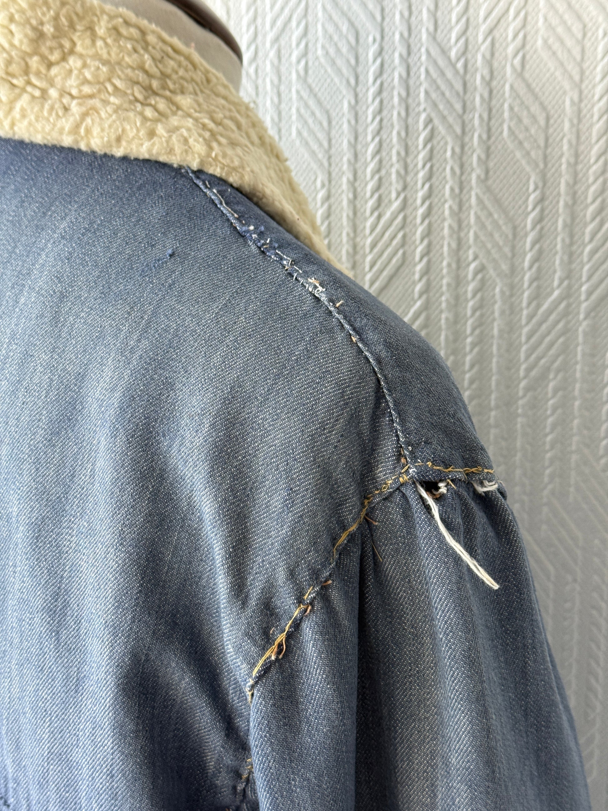 Blue Denim Sherpa Lined 70's Vintage Thrashed Jacket - XL