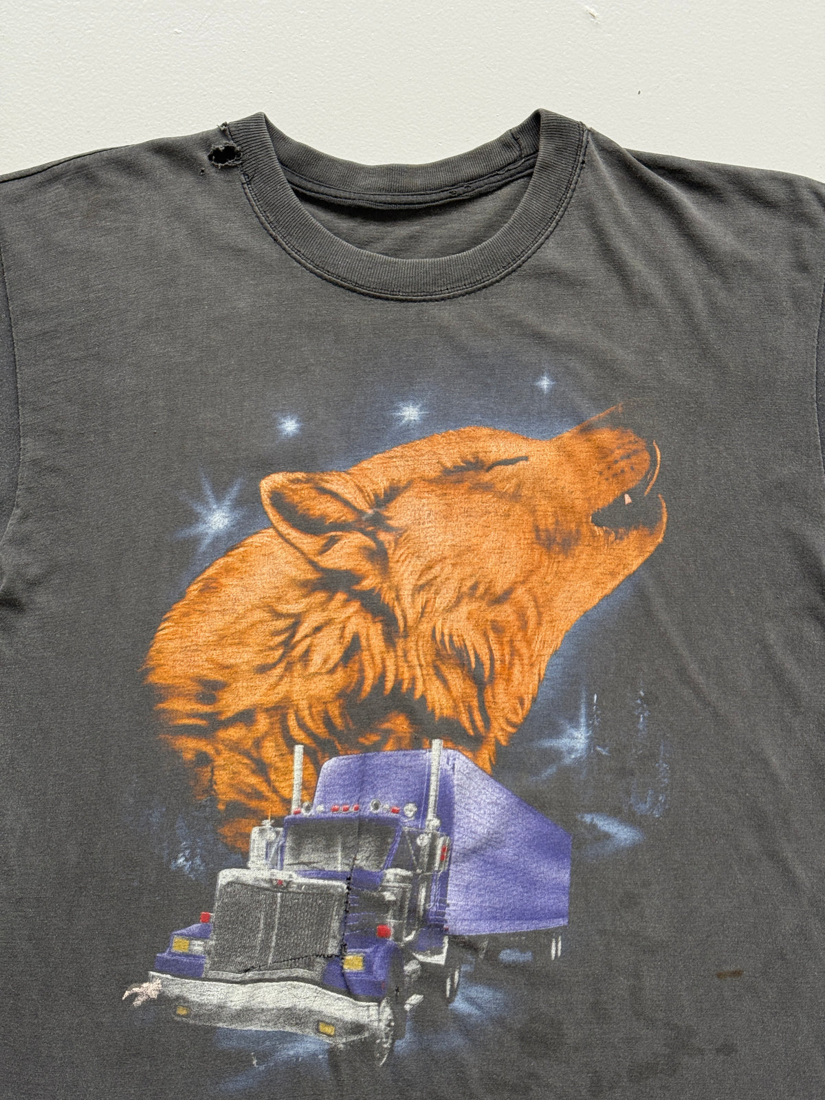 Faded Wolf & Truck 90's Vintage Graphic T-Shirt - Medium