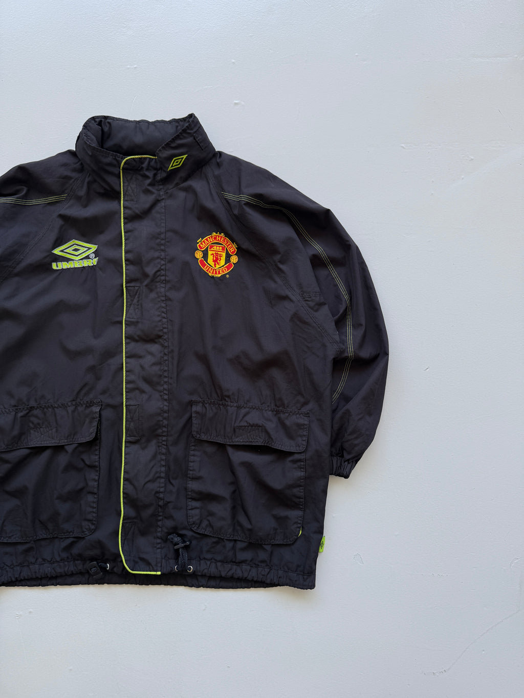 Umbro Manchester United Sharp 90's Vintage Windbreaker Jacket - Large