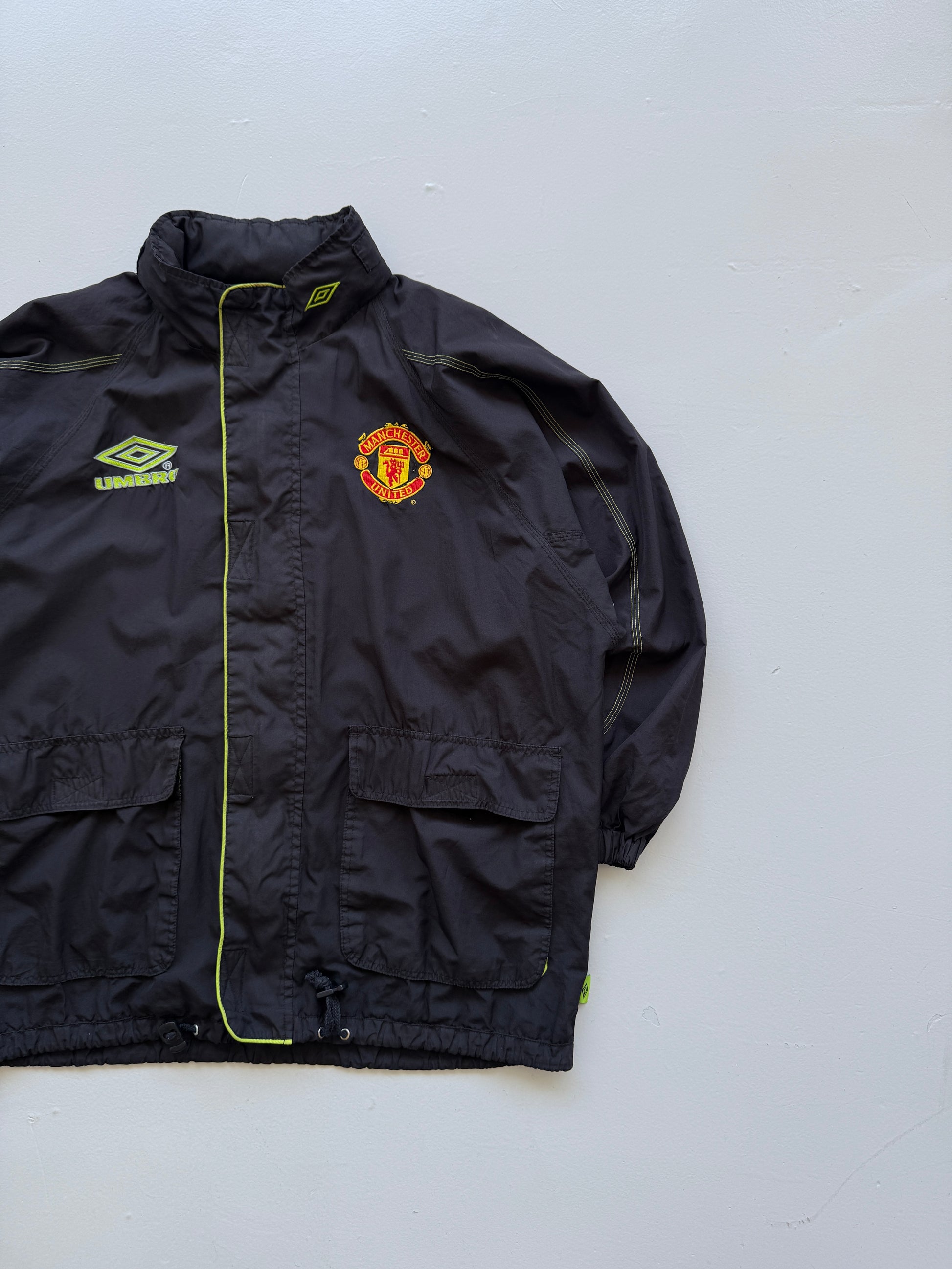 Umbro Manchester United Sharp 90's Vintage Windbreaker Jacket - Large