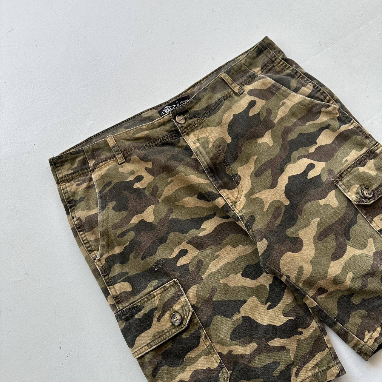 Y2K Khaki 00s Camouflage Shorts - 36"