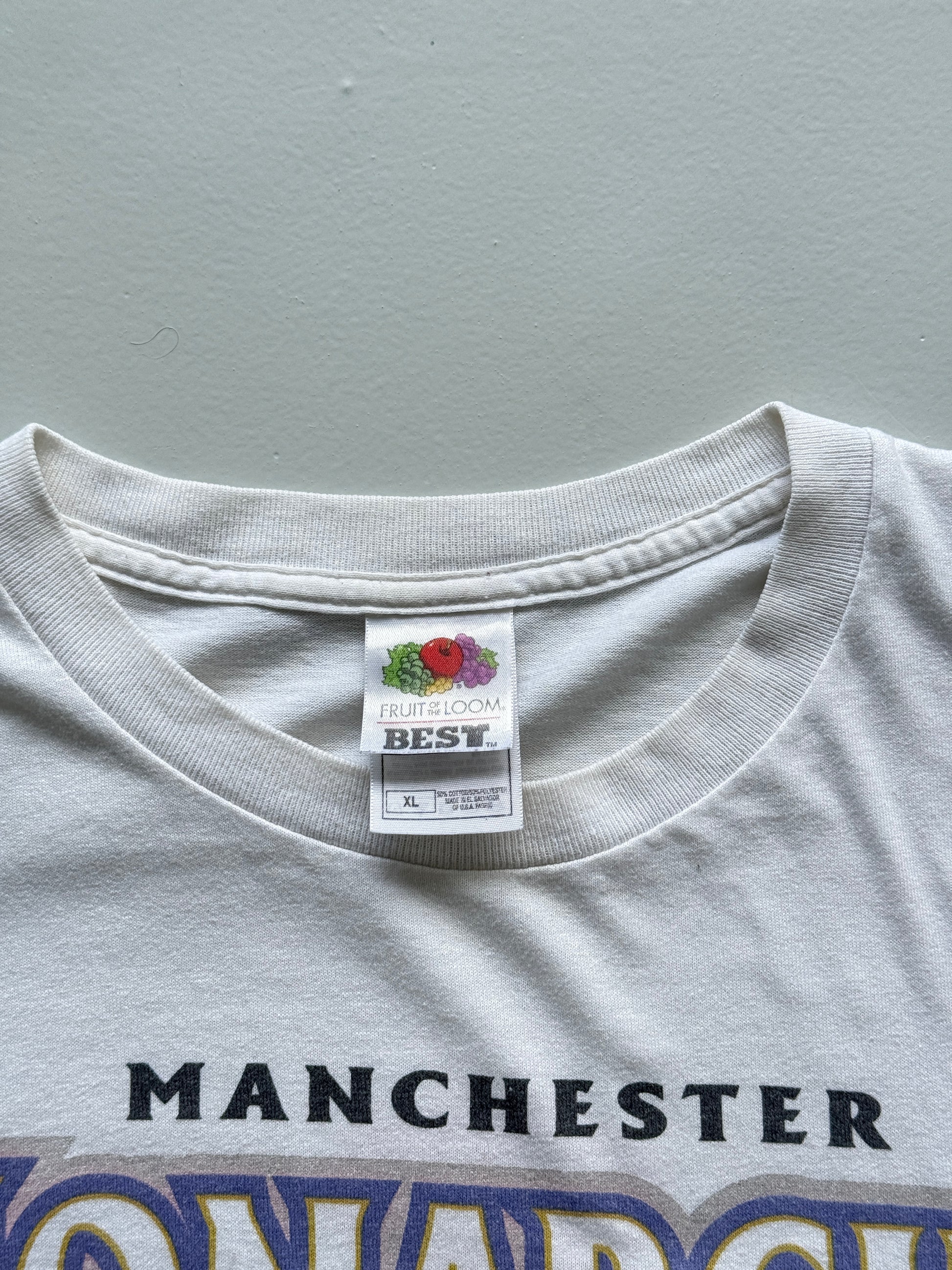 Thrashed White Manchester Monarchs 00's Vintage Hockey Graphic T-Shirt - XL