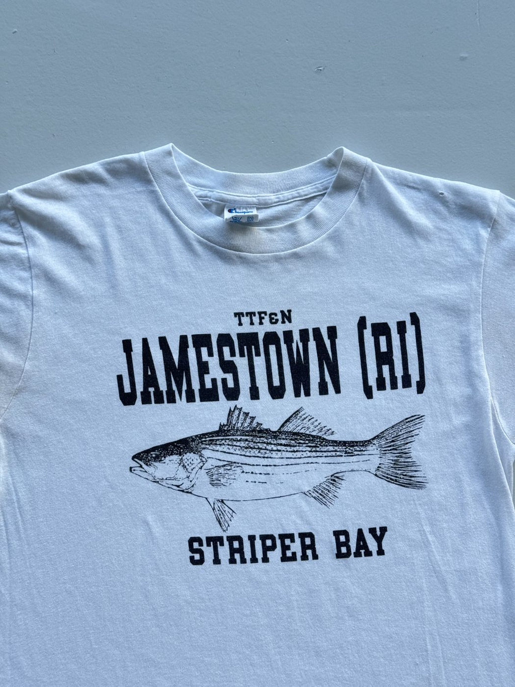 Champion Jamestown (RI) Striper Bay Vintage Graphic Single Stitch T-Shirt - Smal