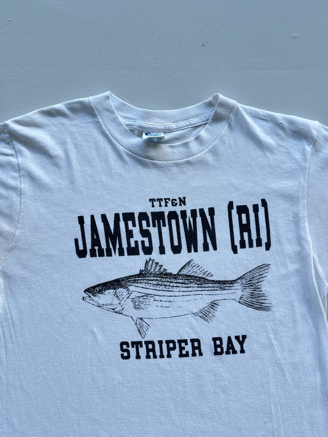 Champion Jamestown (RI) Striper Bay Vintage Graphic Single Stitch T-Shirt - Smal