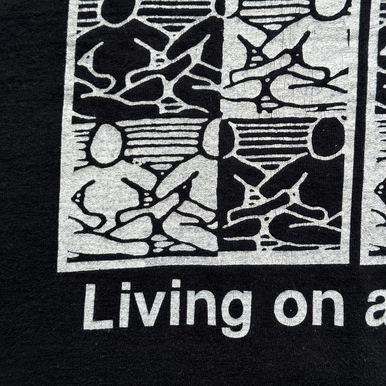 Black Yoga Poses Vintage 90's T-shirt - Large