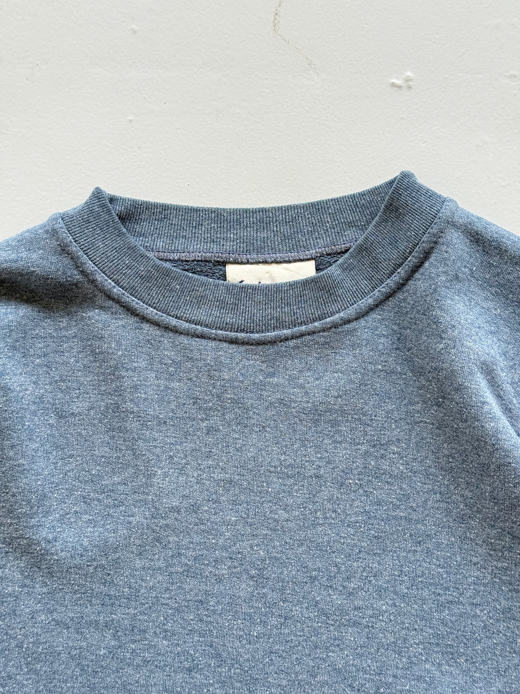 Ushuaïa Légende 90's Vintage Graphic Sweatshirt - Large