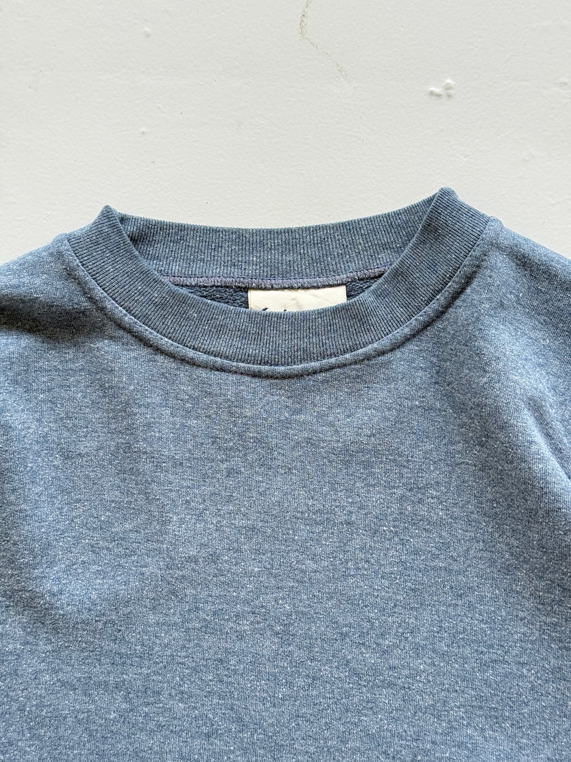 Ushuaïa Légende 90's Vintage Graphic Sweatshirt - Large