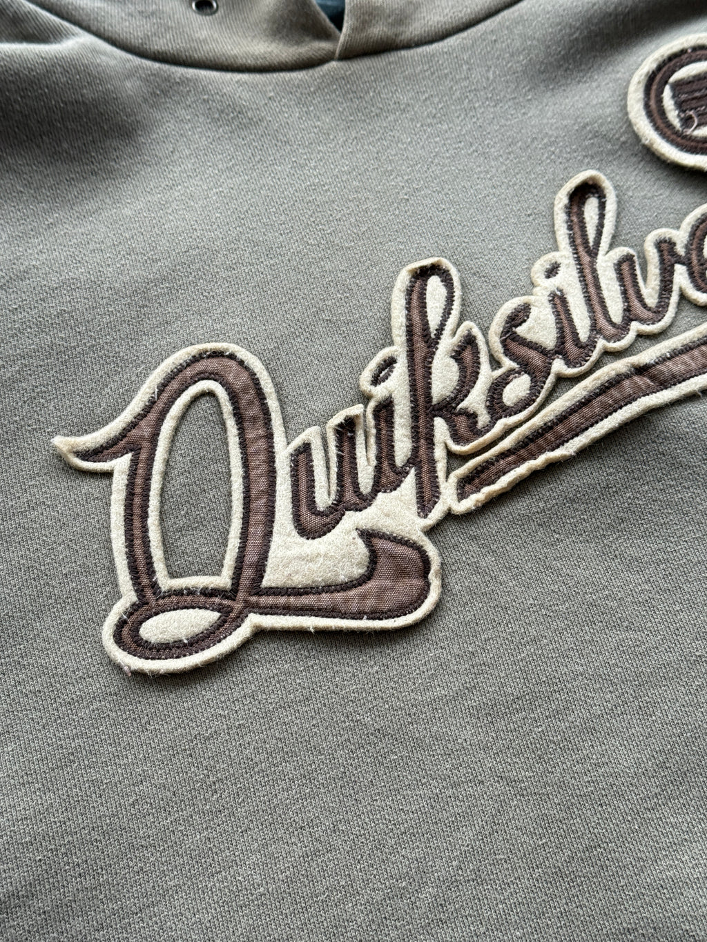Faded Brown Quiksilver 00's Vintage Y2K Surfer Graphic Hoodie - XXL