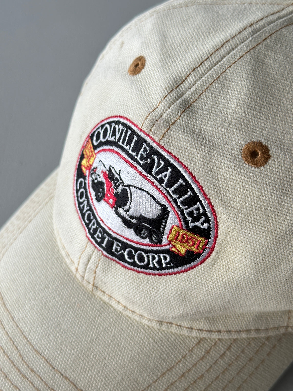 Cream Colville Valley Concrete Corp 90's Vintage SnapBack Trucker Cap