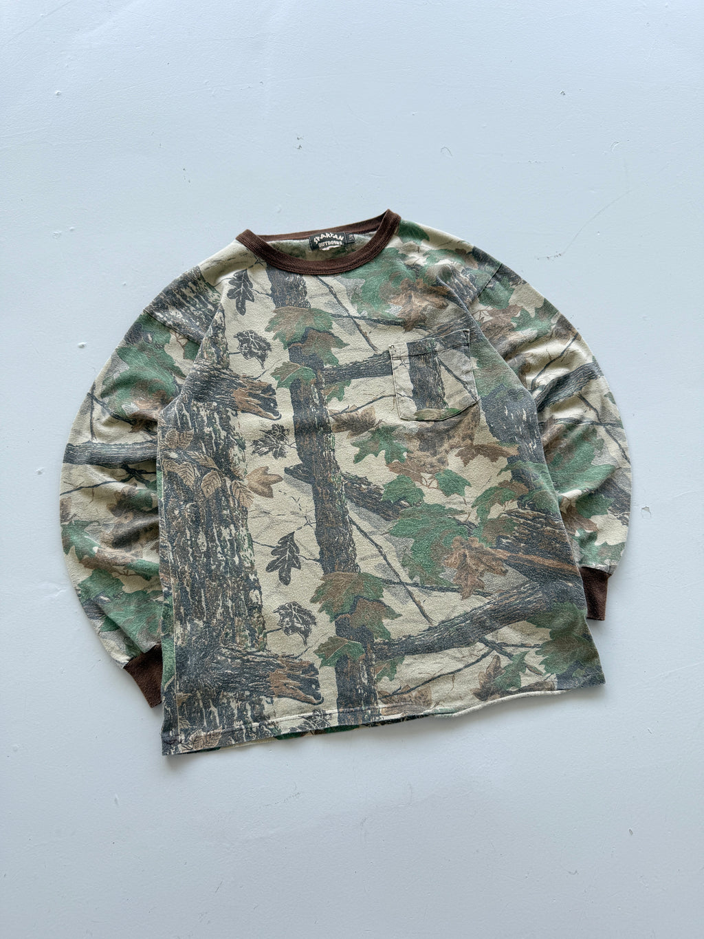 Camo Spartan Outdoors 90's Vintage Long Sleeve Pocket T-Shirt - Small