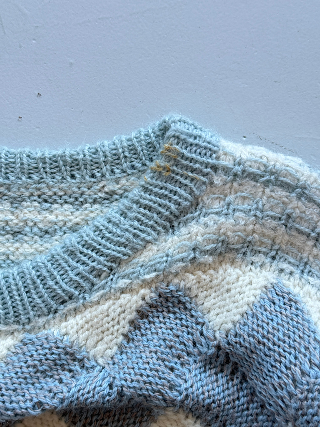 Cream Blue Argyle Knitted Vintage 90's Jumper - Medium