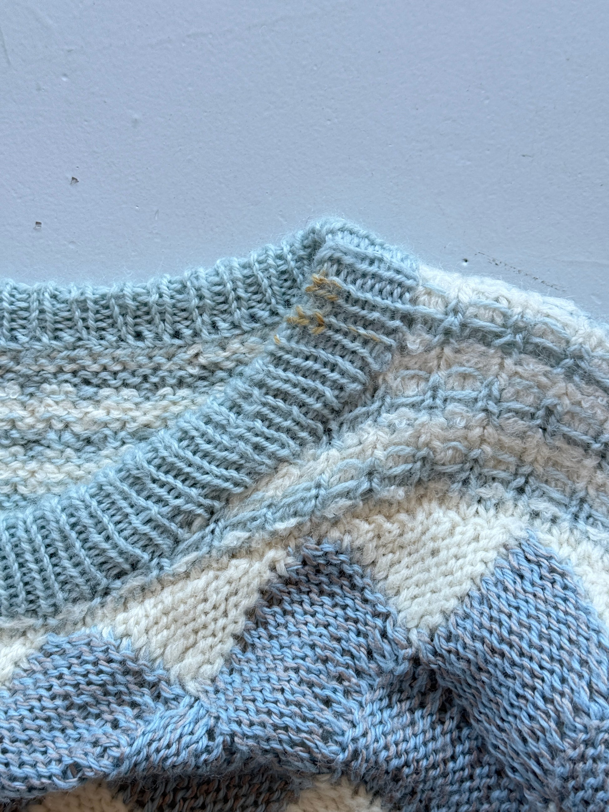 Cream Blue Argyle Knitted Vintage 90's Jumper - Medium