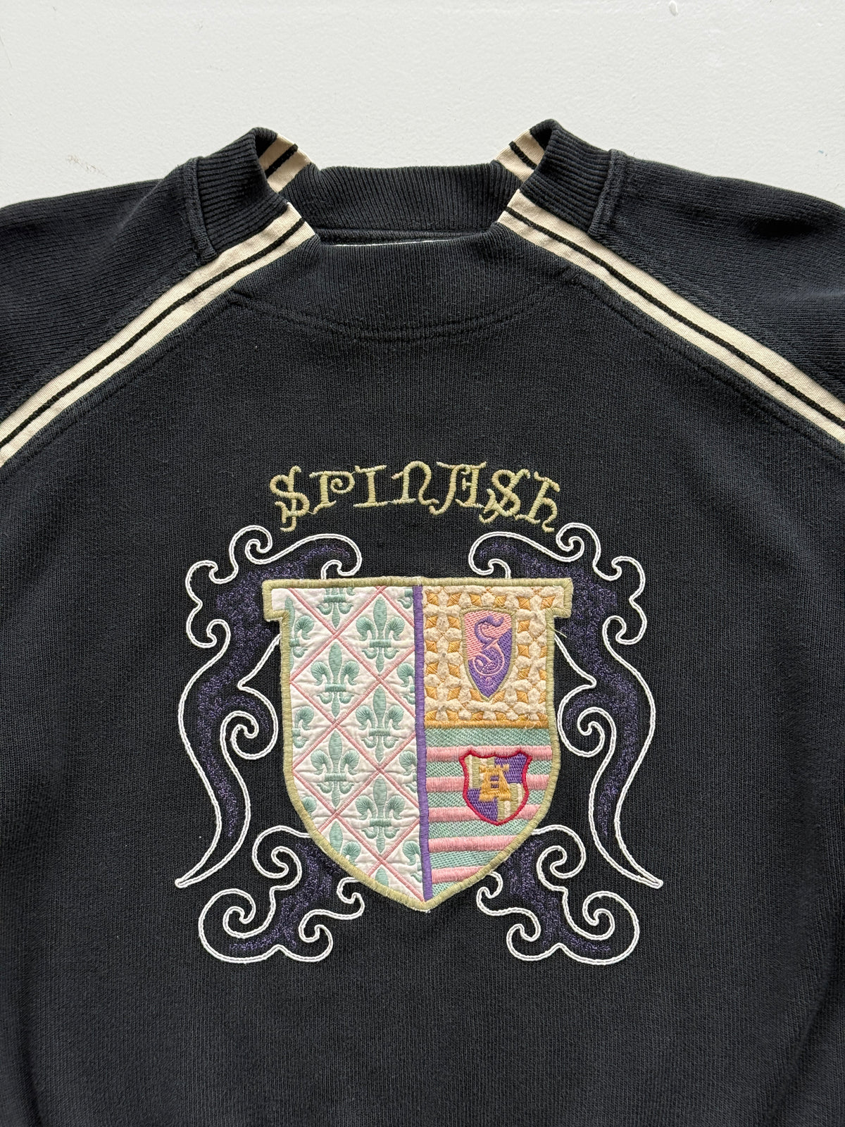 Spinash Finest Fabrics Crest 90's Vintage Sweatshirt - Boxy Small