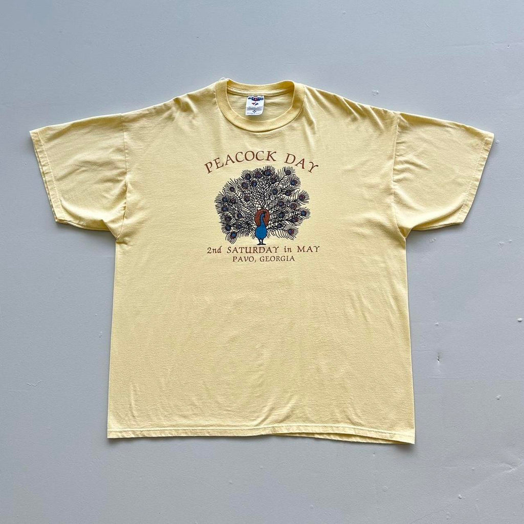 Pale Yellow Peacock Day Vintage 00’s T-shirt - 2XL