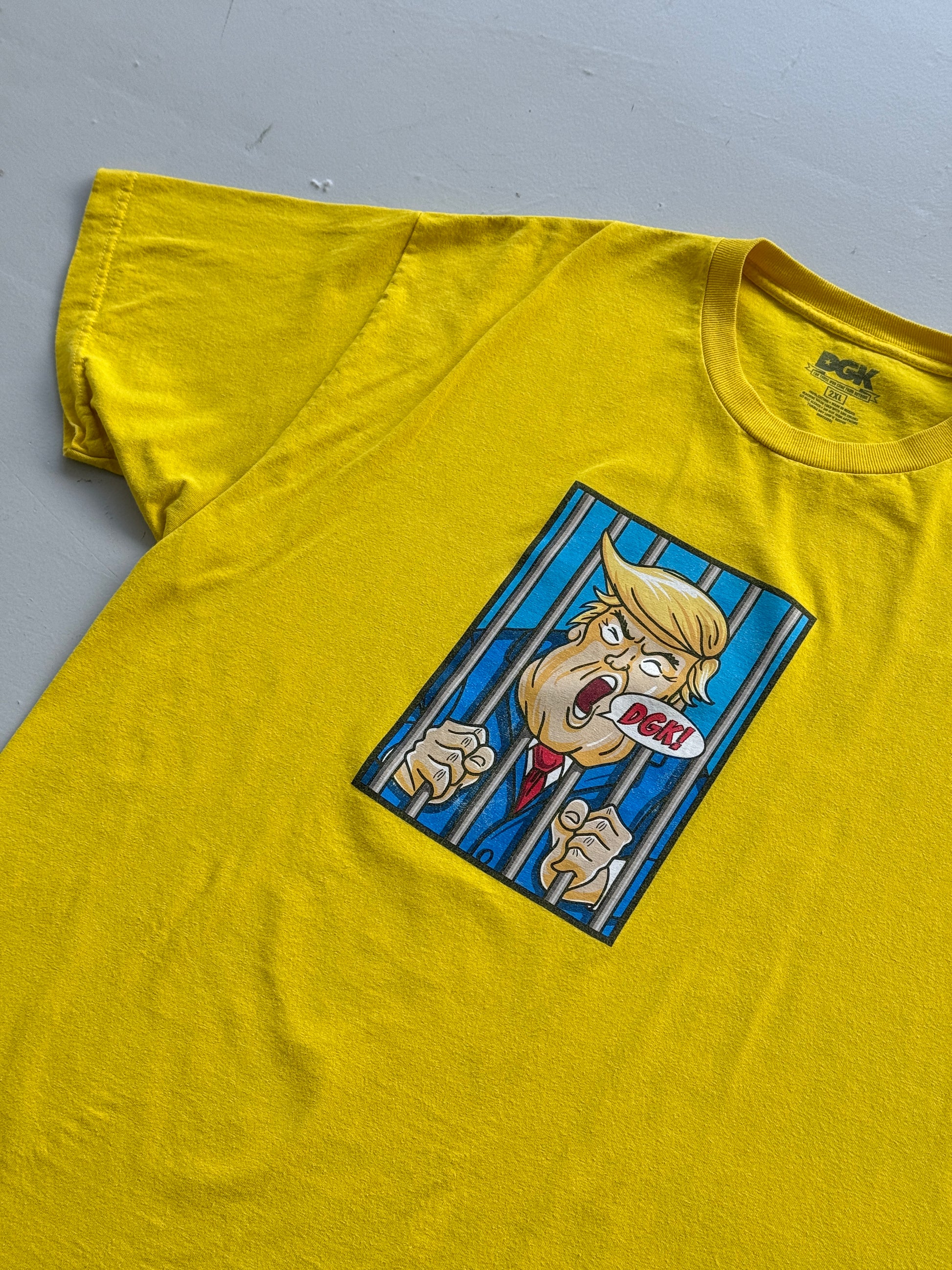 Yellow DGK Skateboards 00's Vintage Donald Trump Cartoon Graphic T-Shirt - XL