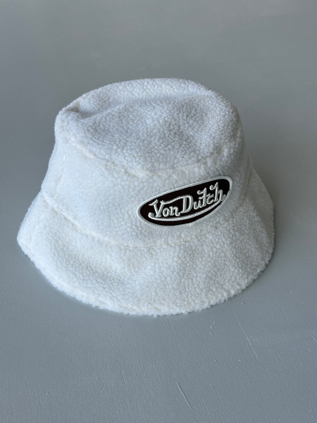 White Von Dutch Y2K Vintage Sherpa Bucket Hat
