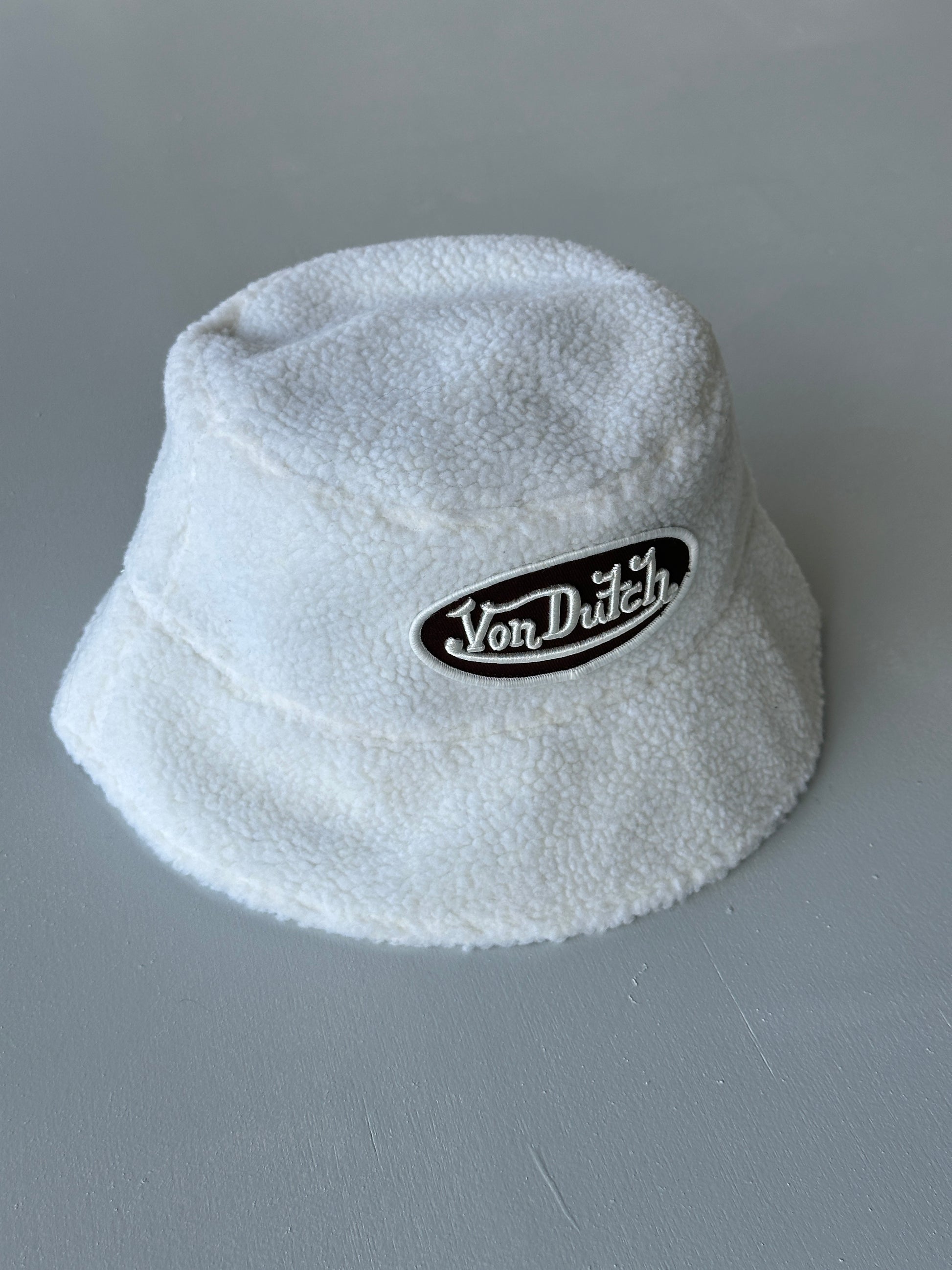 White Von Dutch Y2K Vintage Sherpa Bucket Hat