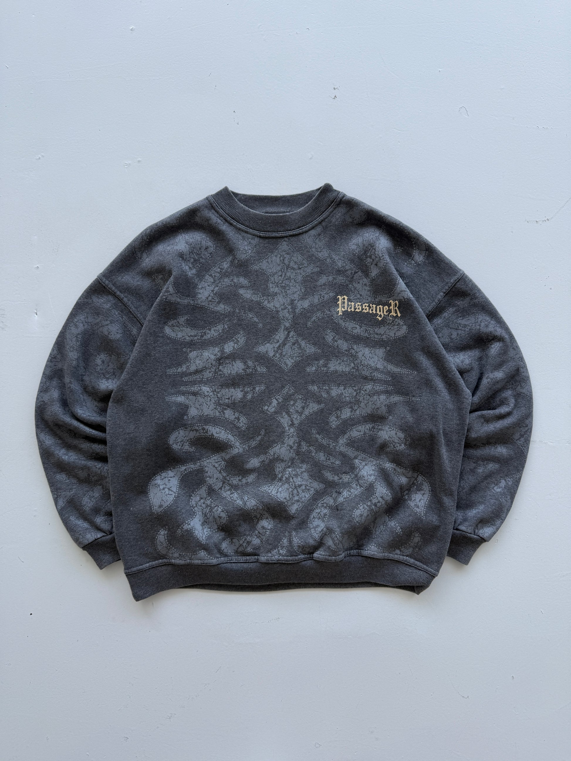 Passenger Surf Tribal Graphic Y2K Vintage Sweatshirt - Medium