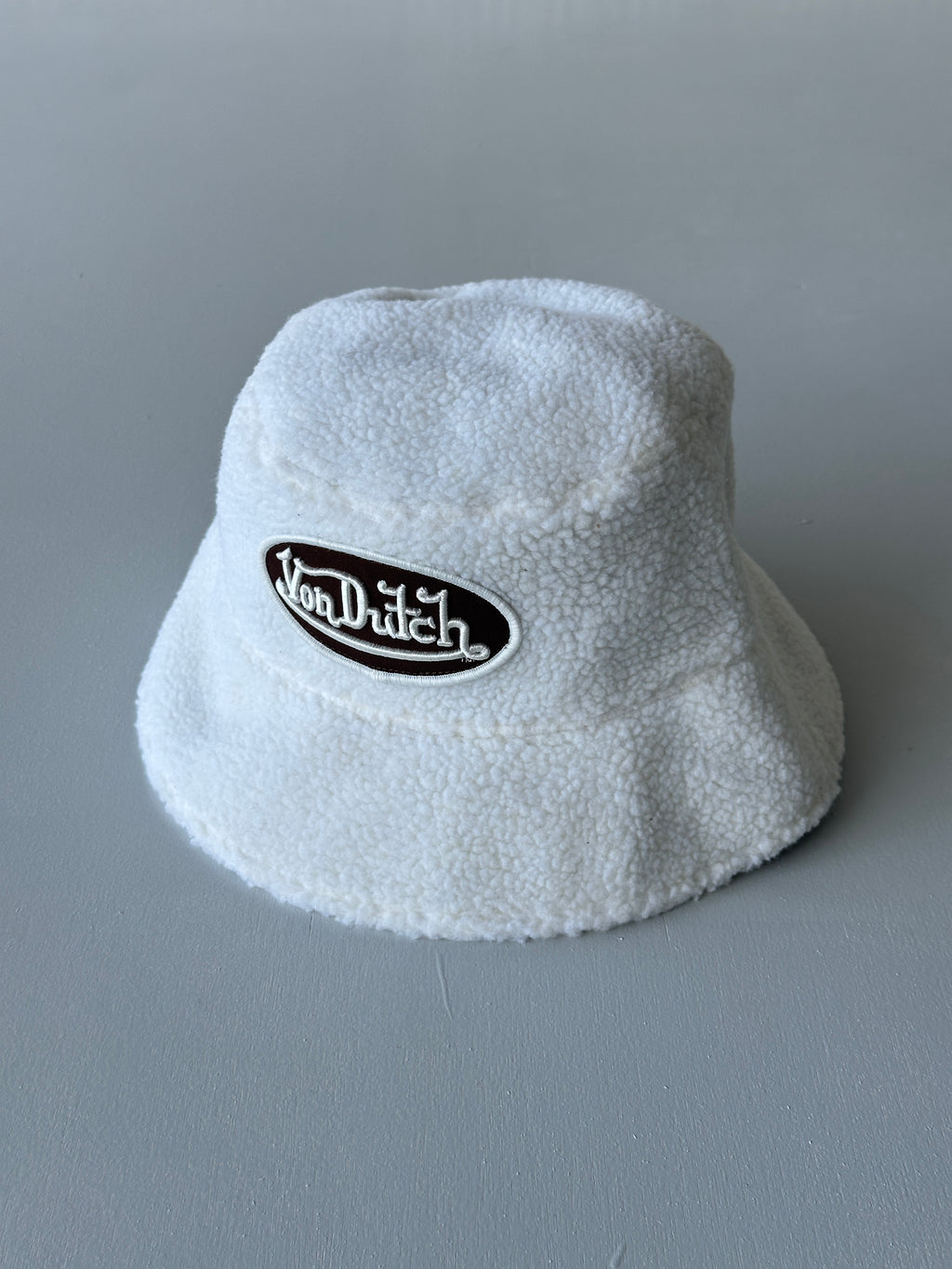 White Von Dutch Y2K Vintage Sherpa Bucket Hat