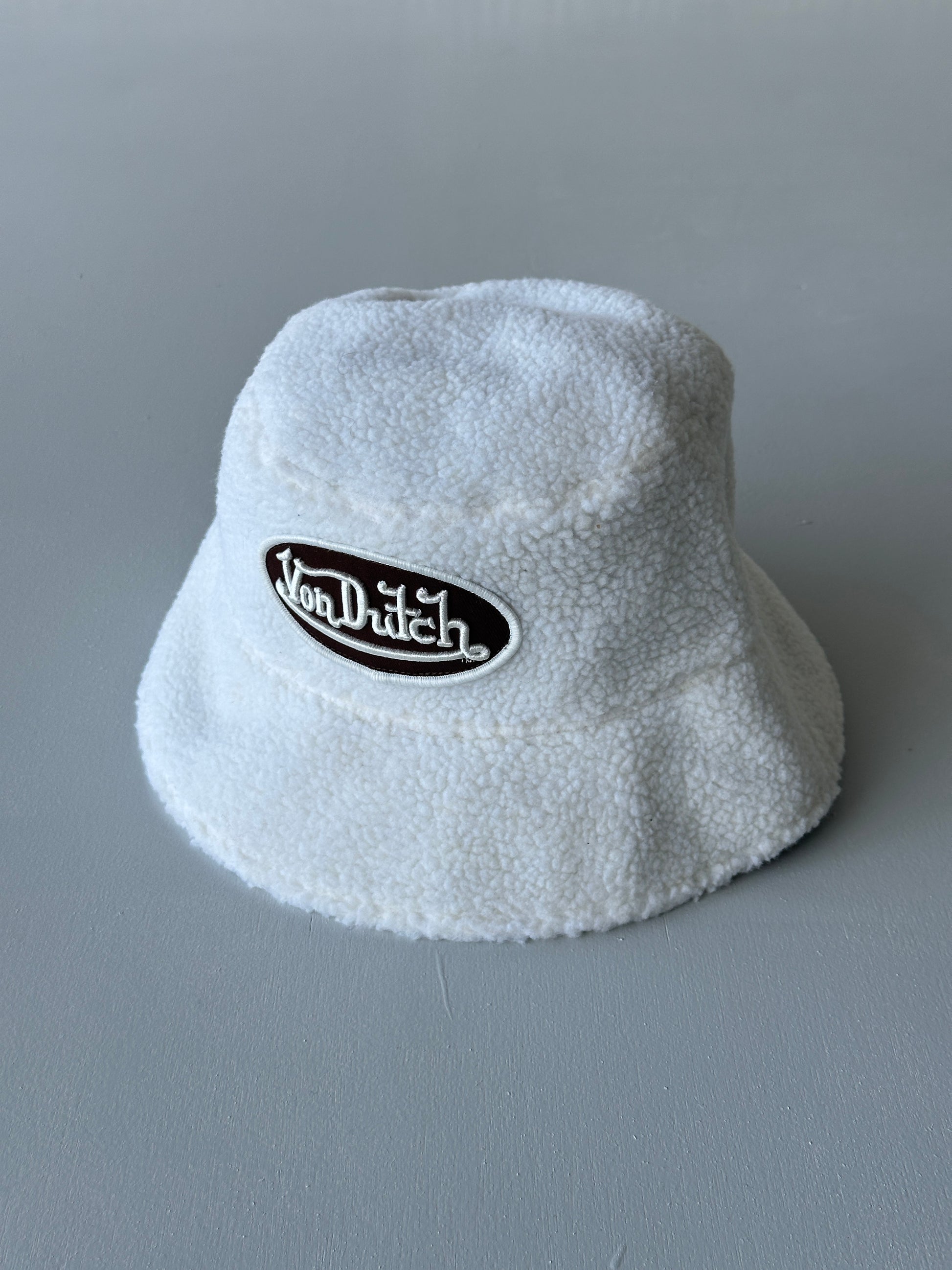 White Von Dutch Y2K Vintage Sherpa Bucket Hat