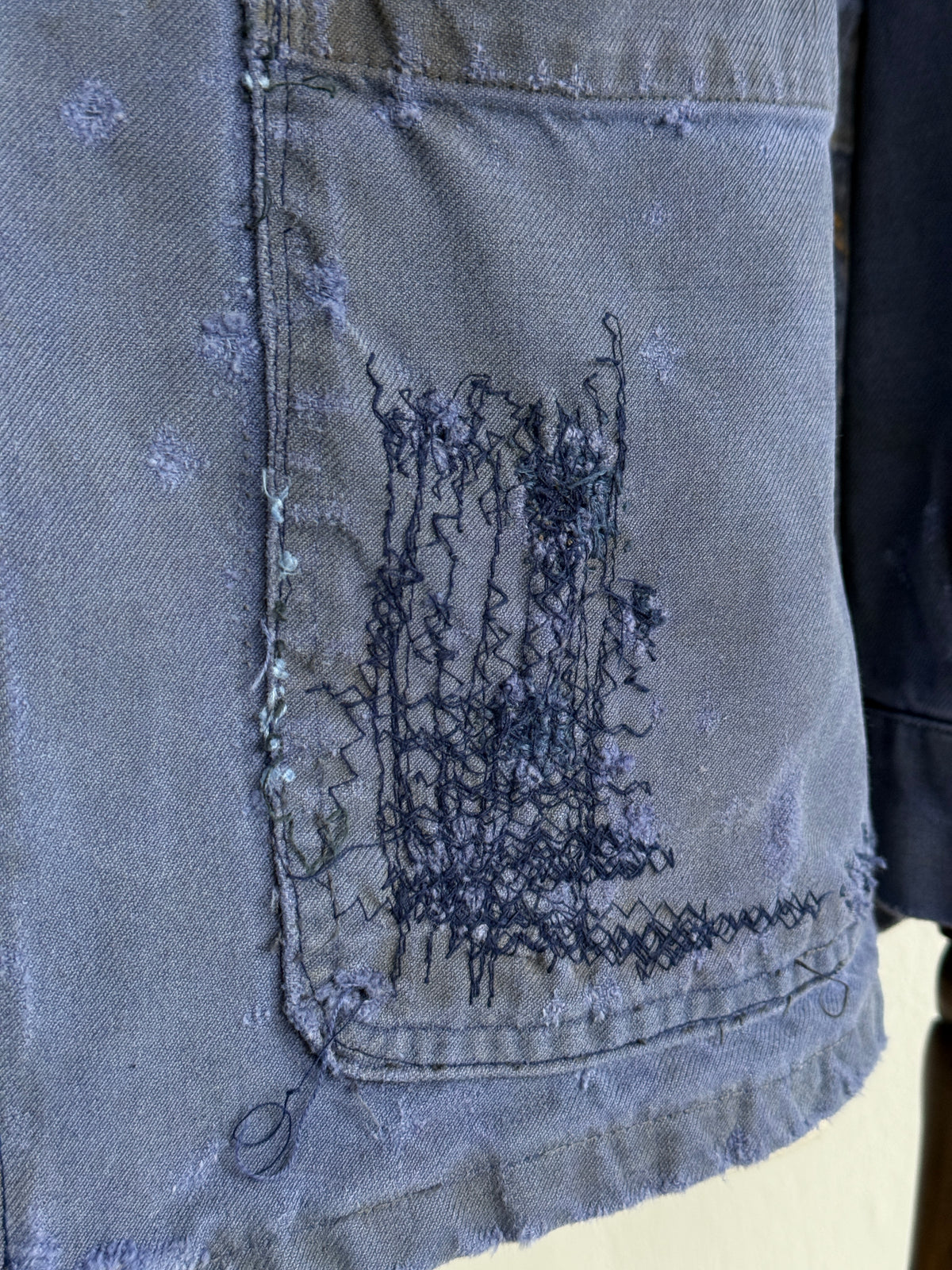Thrashed Blue French 1960's Vintage Workwear Chore Jacket CH403 - Small
