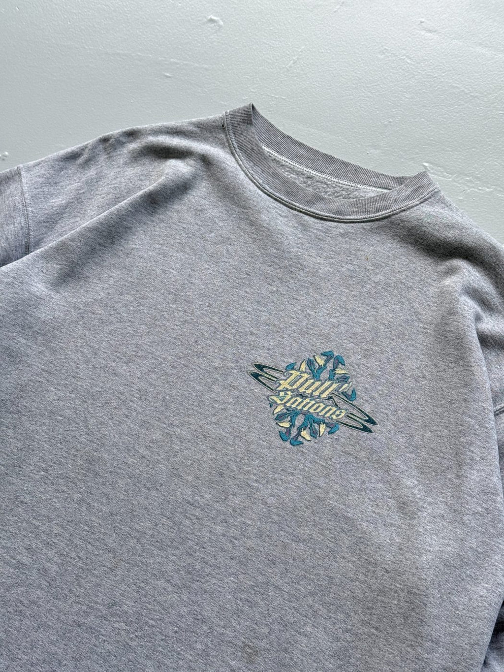 Wild Nations Surfer Graphic 90's Vintage Sweatshirt - Large