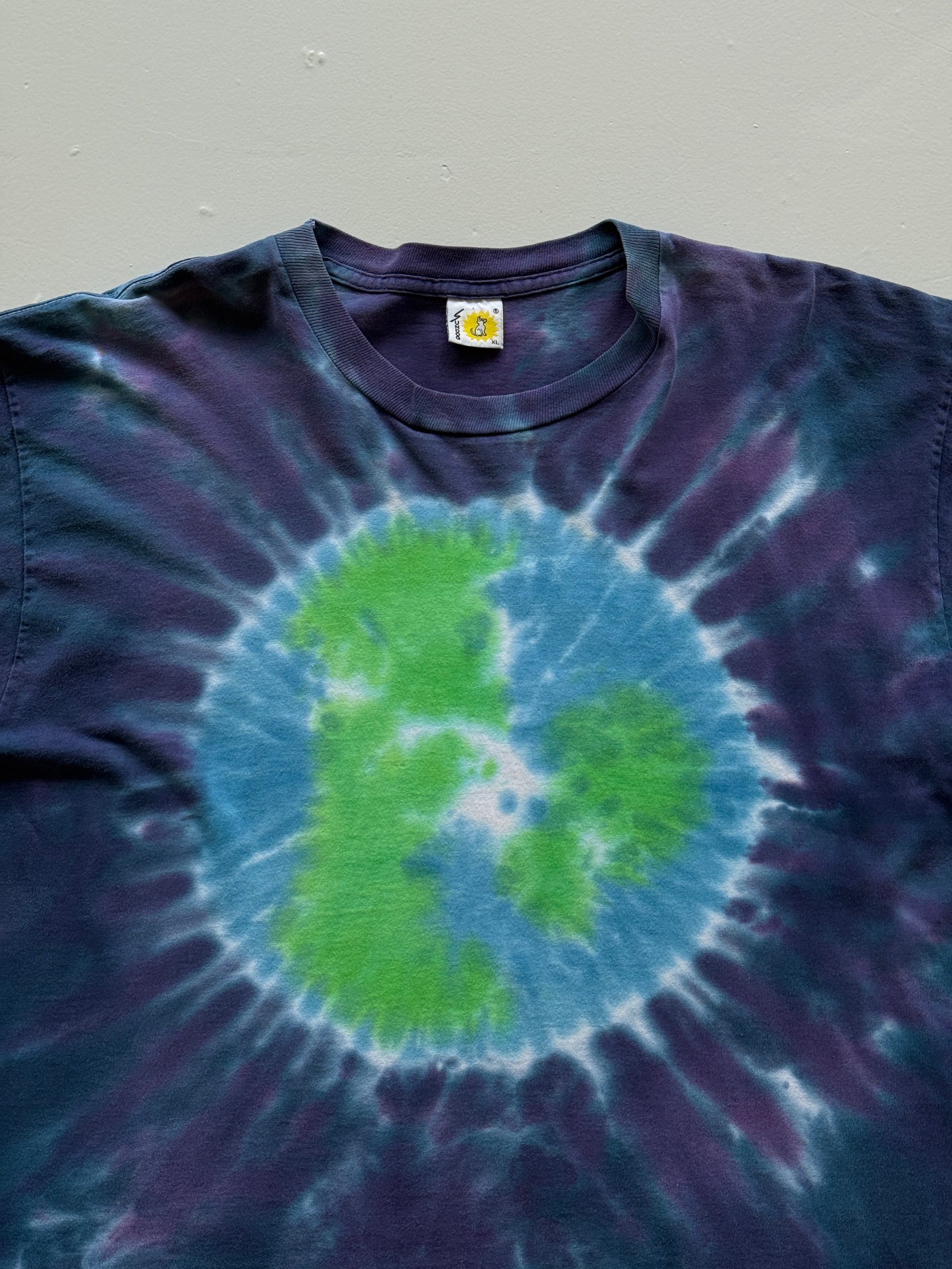 Purple Tie-Dye Earth 90's Vintage Single Stitch T-Shirt - XL