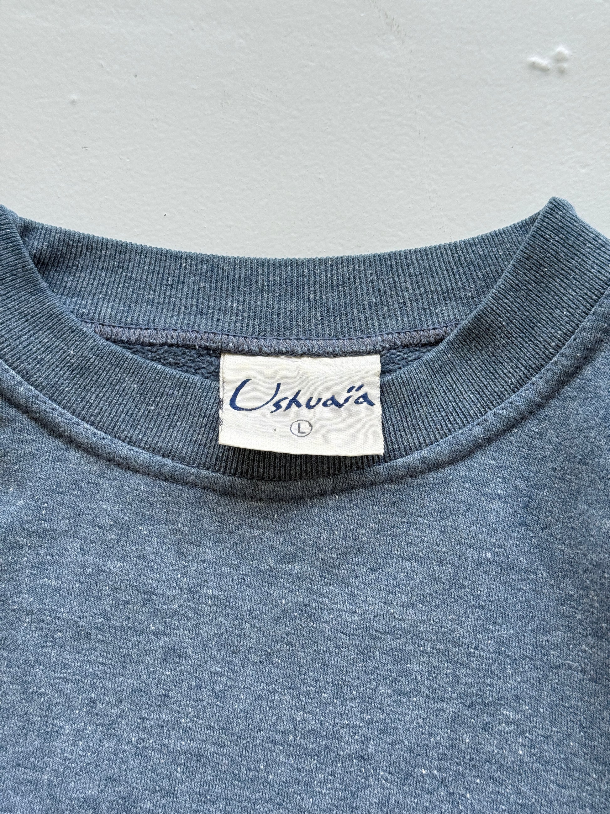Ushuaïa Légende 90's Vintage Graphic Sweatshirt - Large
