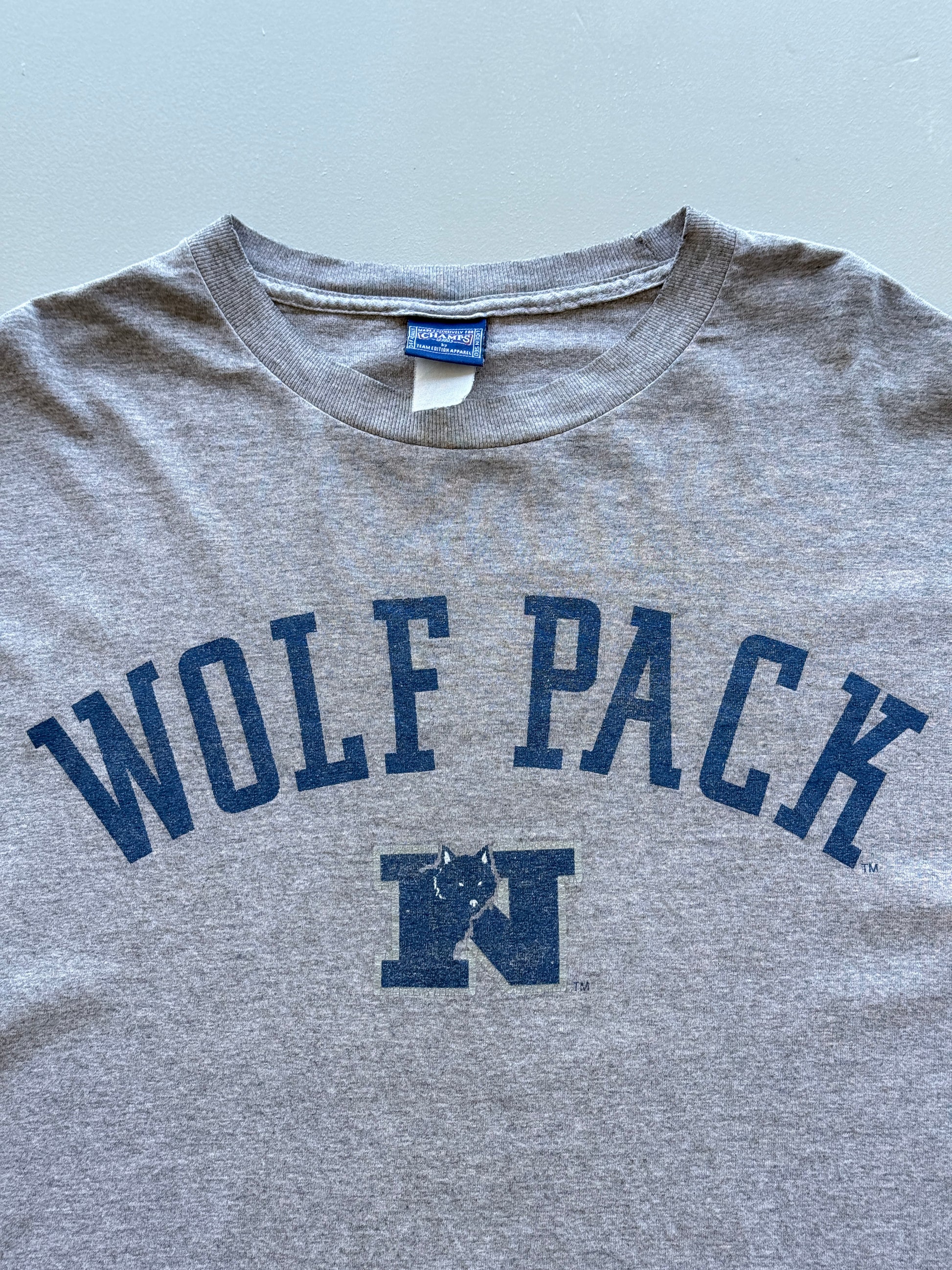 Grey Wolf Pack College 90's Vintage Graphic T-Shirt - Large