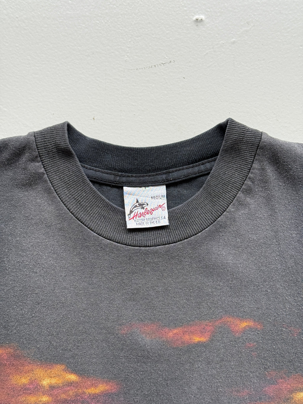 Faded Black Wolf 90's Vintage Graphic T-Shirt - Small