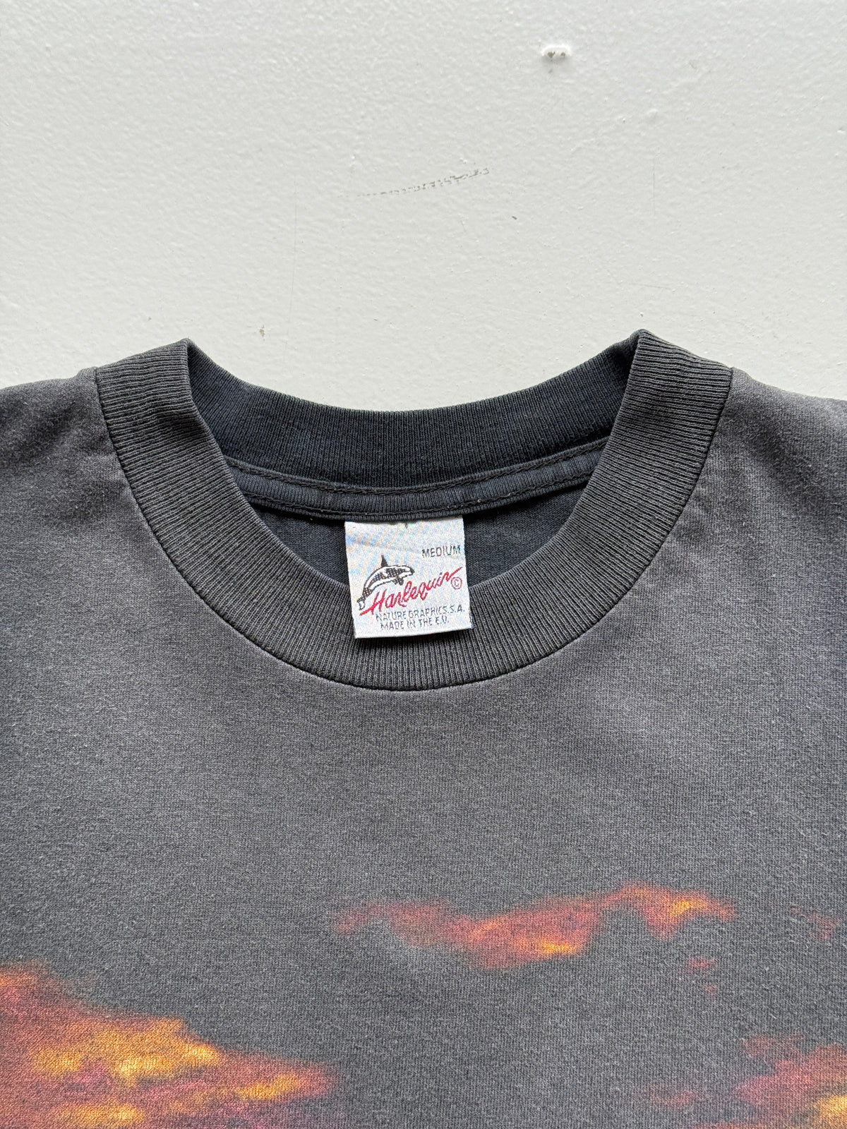 Faded Black Wolf 90's Vintage Graphic T-Shirt - Small