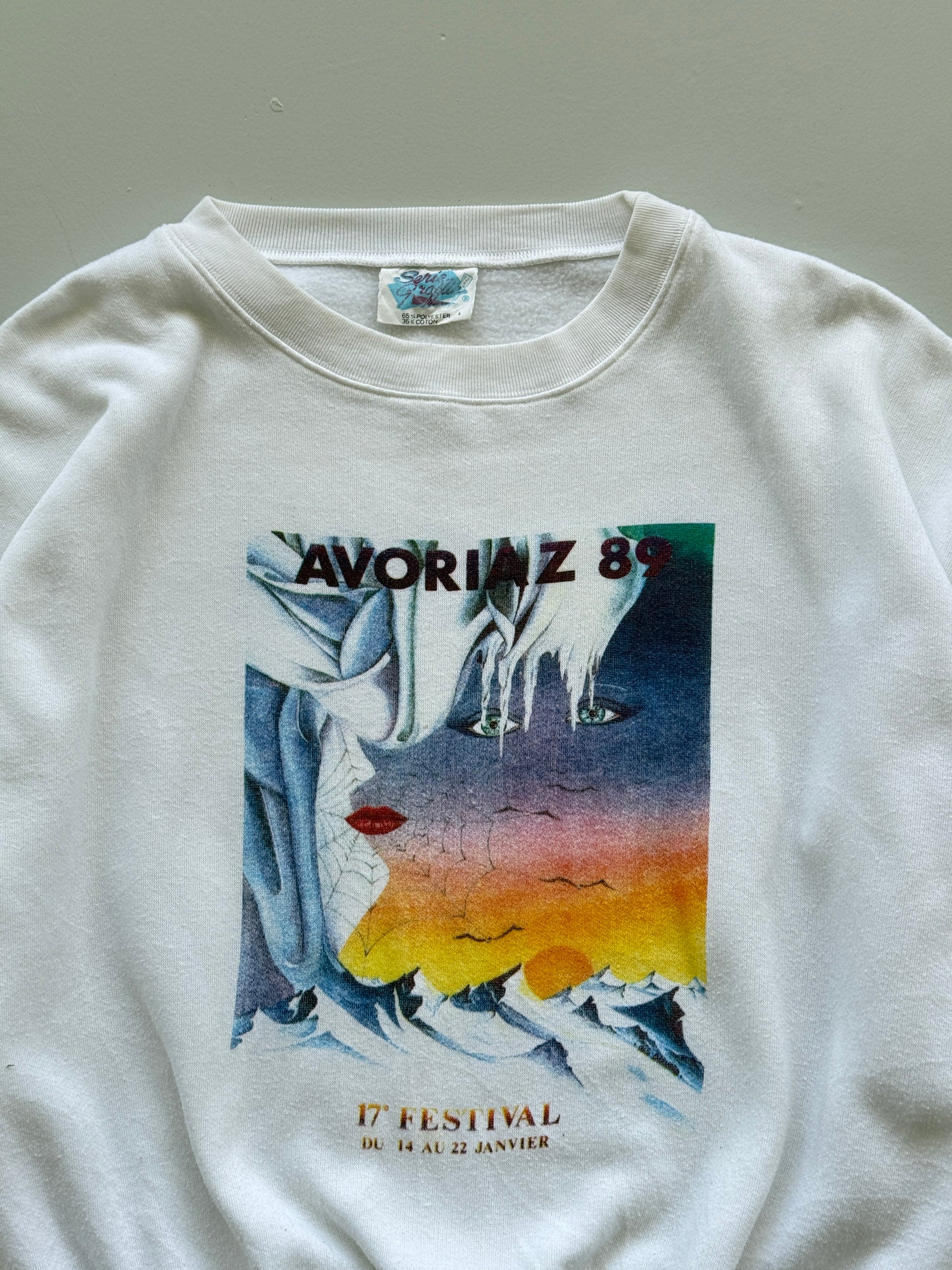 White Avoriaz 80's Vintage Ssychedelic Ski Resort Graphic Sweatshirt - Medium