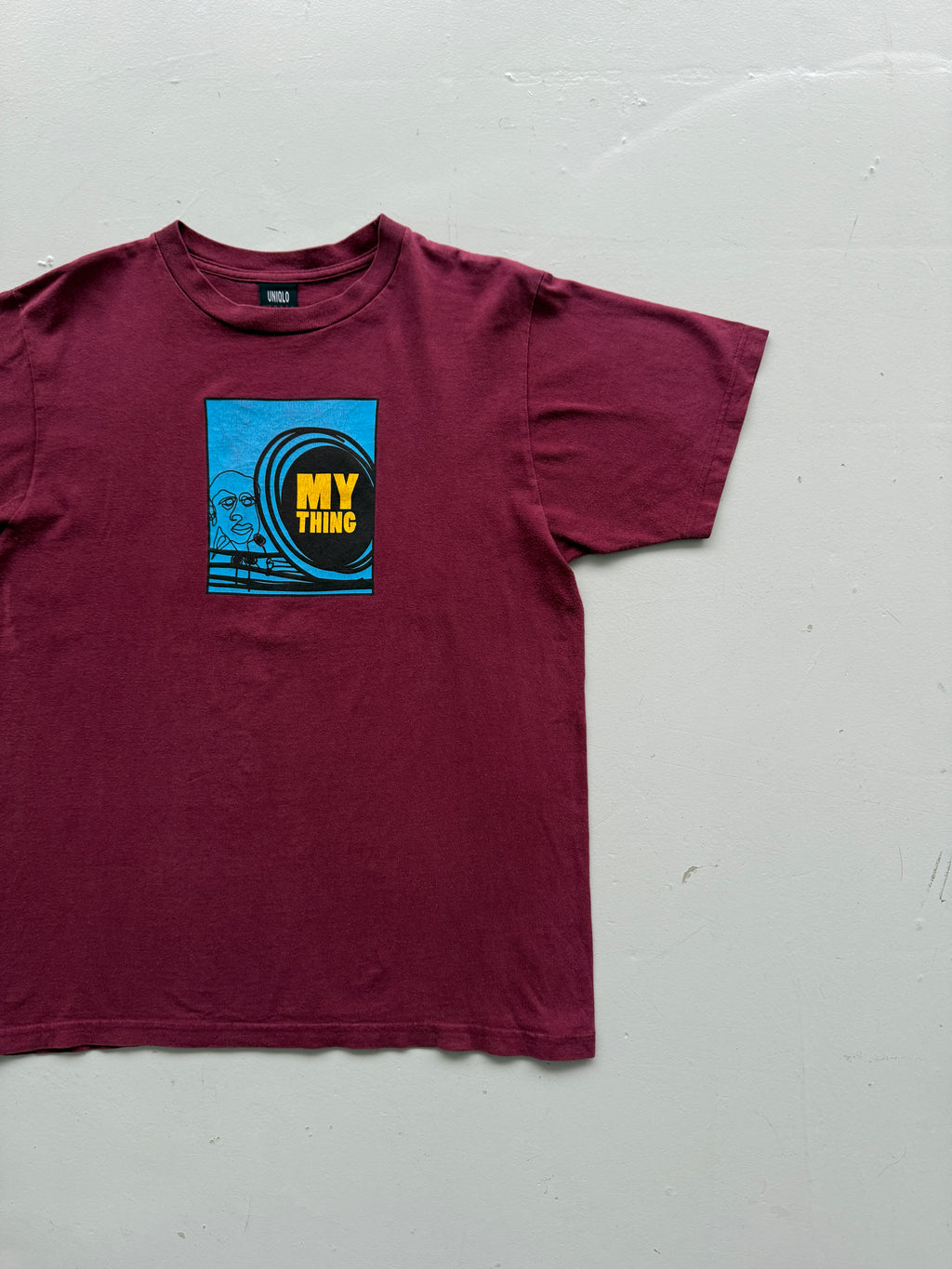 Maroon Early Uniqlo 00's Vintage Graphic Made in USA T-Shirt - Medium