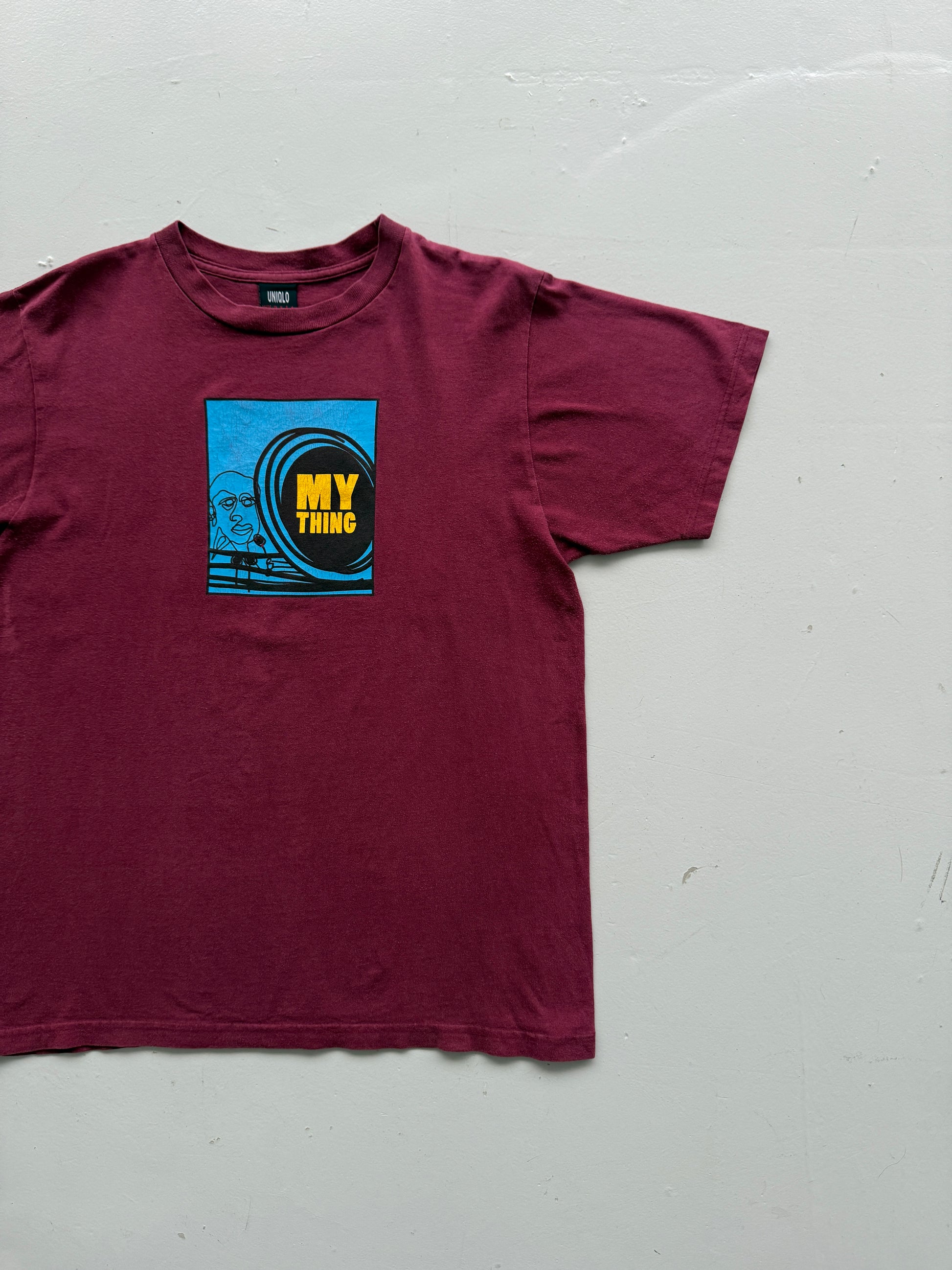 Maroon Early Uniqlo 00's Vintage Graphic Made in USA T-Shirt - Medium