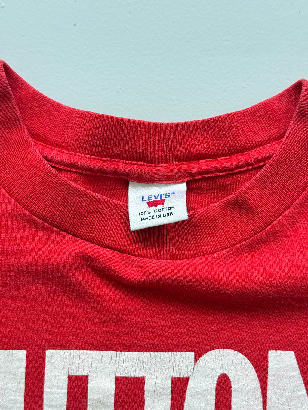 Red Levi's 90's Vintage Graphic Single Stitch T-Shirt - Large