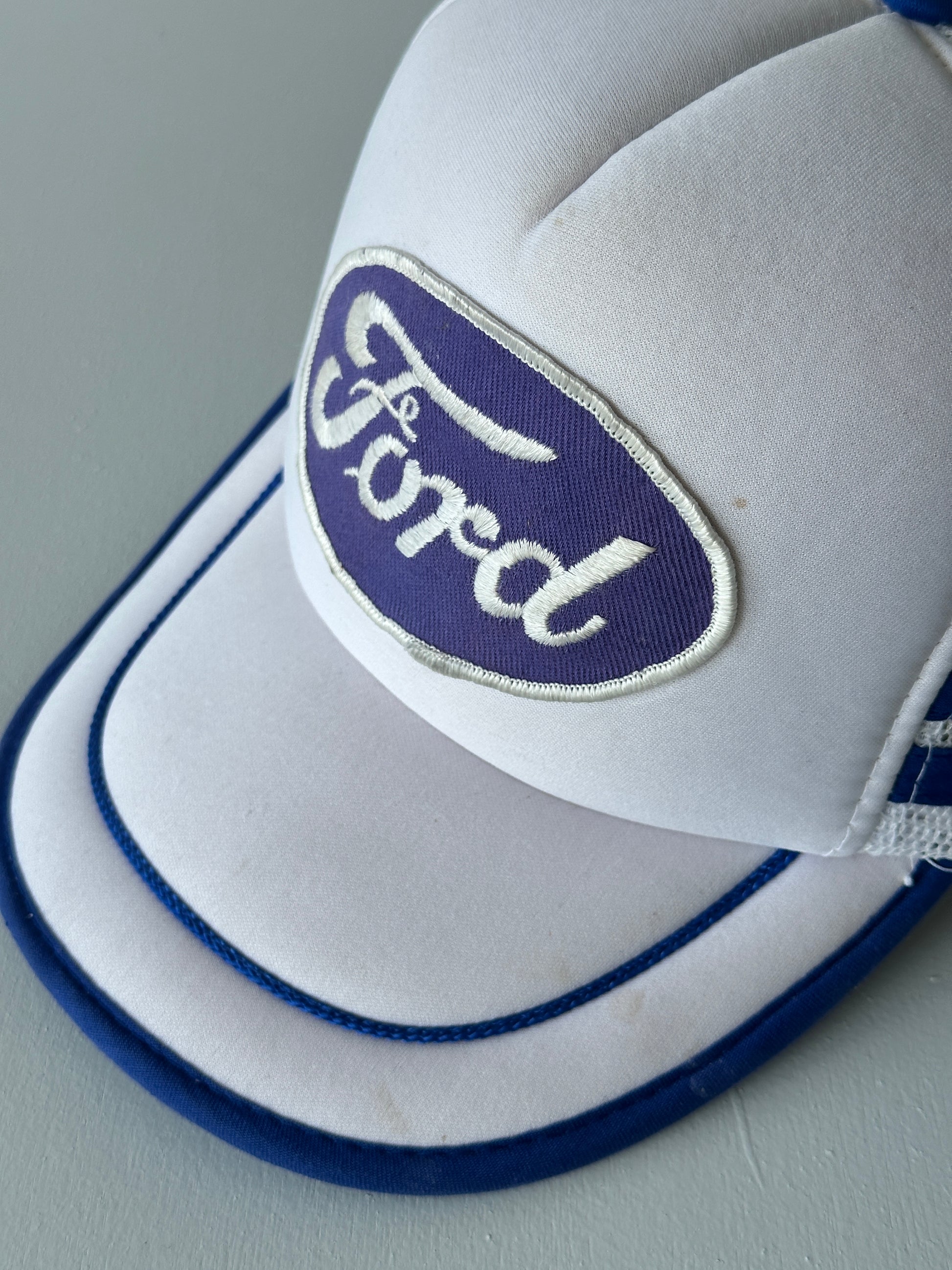 White / Blue Ford 80's Vintage Mesh SnapBack Trucker Cap