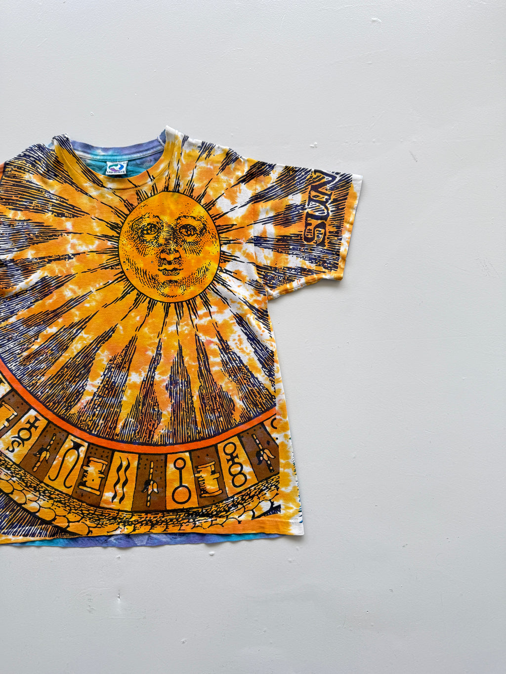 Liquid Blue Sun and Moon 90s Vintage Single Stitch All Over Graphic T-Shirt - XL