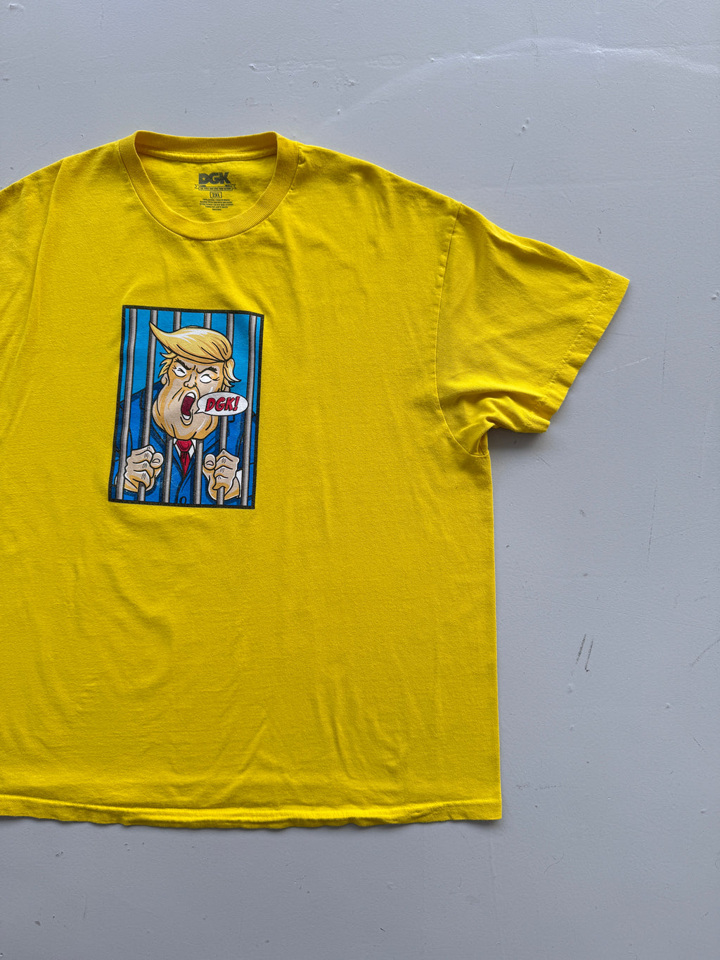 Yellow DGK Skateboards 00's Vintage Donald Trump Cartoon Graphic T-Shirt - XL