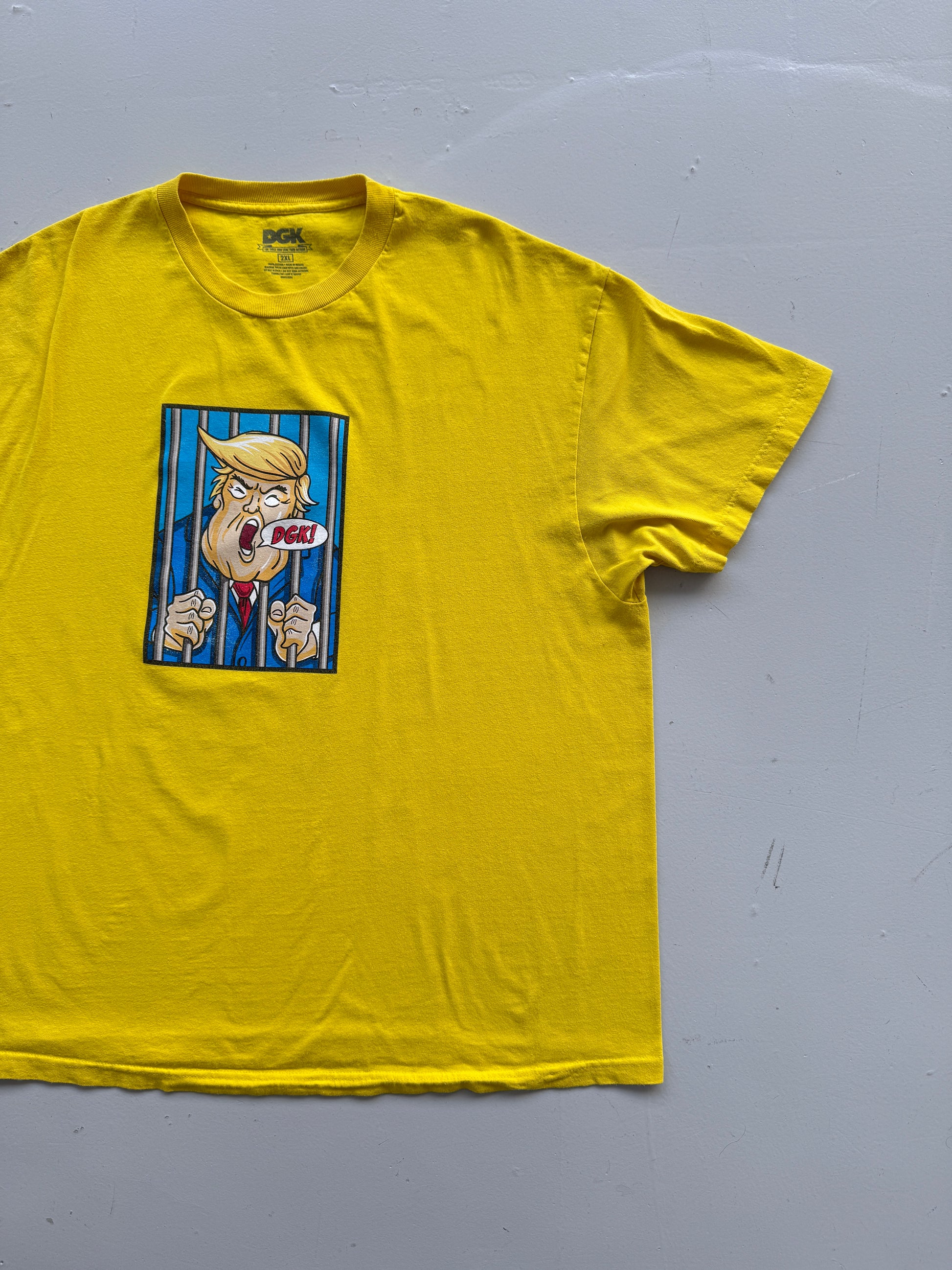 Yellow DGK Skateboards 00's Vintage Donald Trump Cartoon Graphic T-Shirt - XL